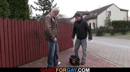 Hetero opens back door