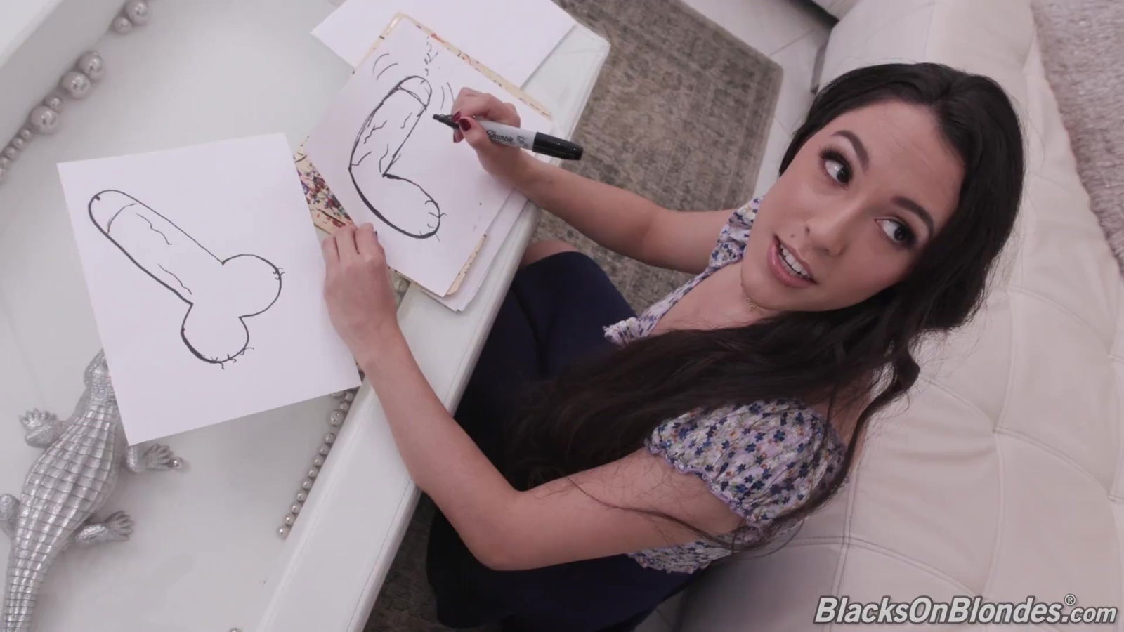 Brunette psychic predicted threesome with double cumshot