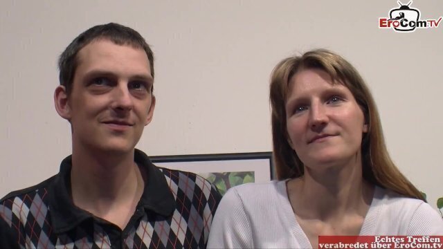 Casting dritt reifer deutscher Milf zwei Männern