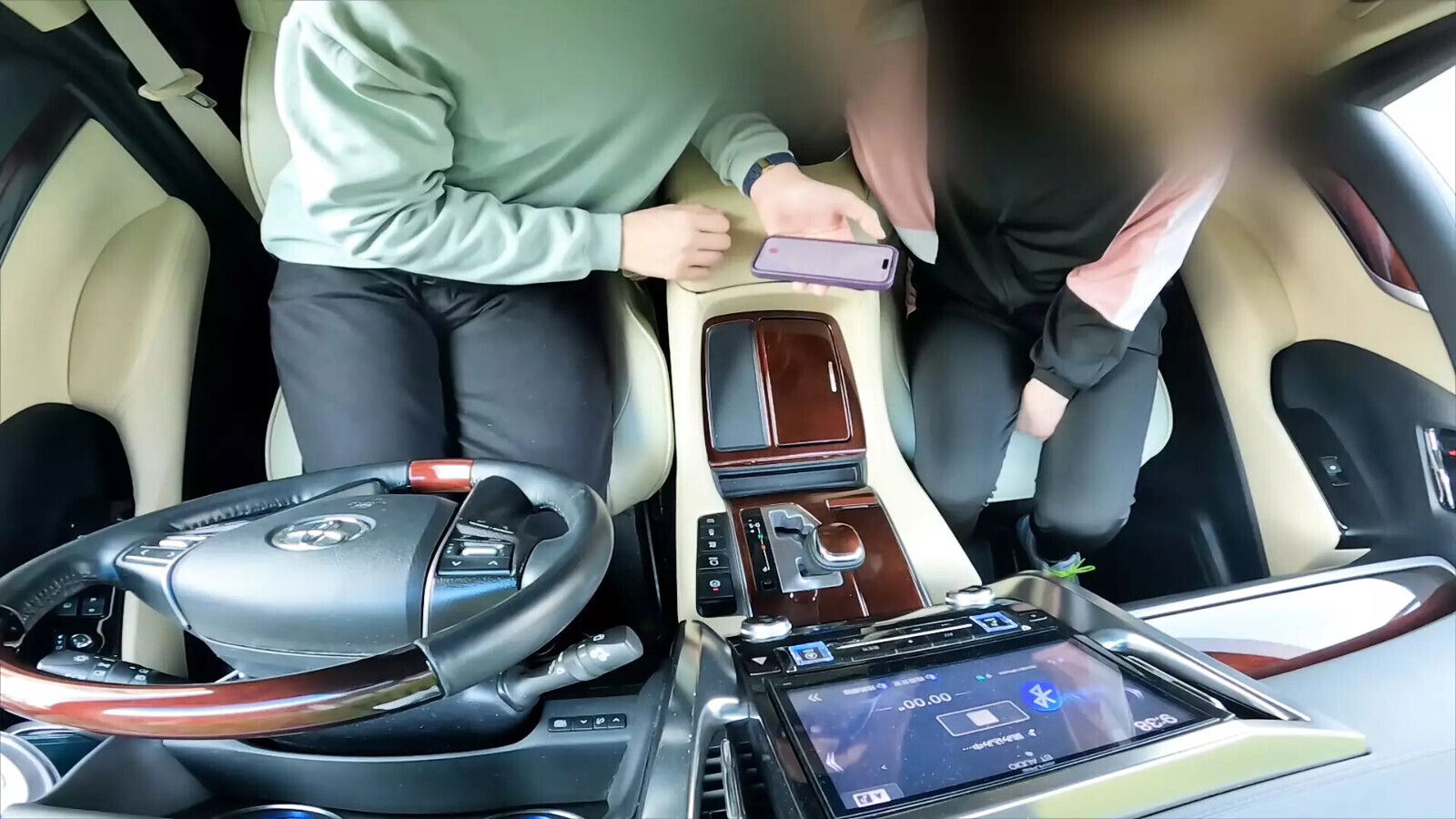 Married Woman Comes Training with Husband, Plays with Remote Toys, Nakadashi