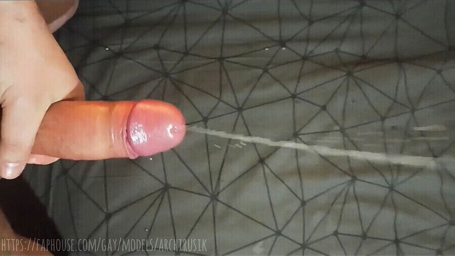 Shots sperm fountains after fucking with dildak!