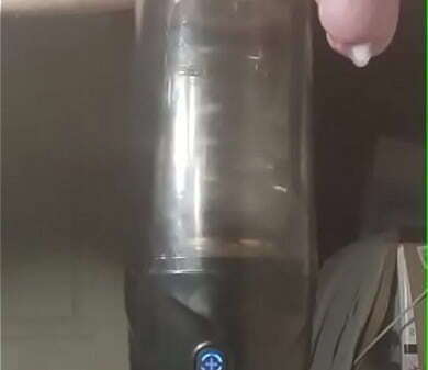 Automatic masterbator makes