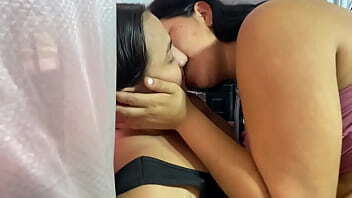 visito amiga trabajo follamos encima escritorio