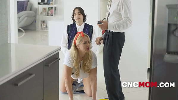 Good Stepmom Does Chores While She'_s Freeused- Karen Fisher