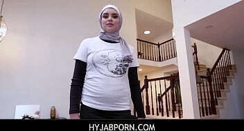 HyjabPorn Virgin Leda Lotharia fucked Billy Visual huge cock. Billy decides teach things, shows first, then pussy feel. Leda thanks Billy ready lose virginity