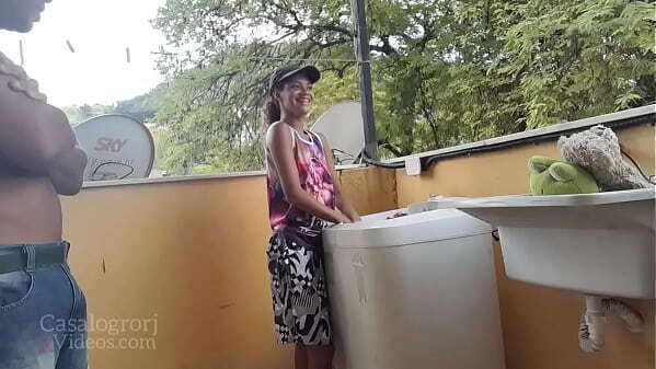 Comendo enteada sapat&atilde_o