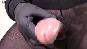 ち〇ぽ丸見え　Pおじさんのひとりえっち　ハンドオンリーで巨根があらわに　左曲がりのダンディ　コブラかよ