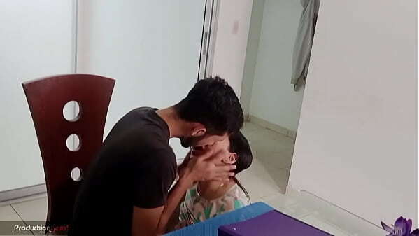 llega esposo estresado trabajo, desestreso poniendo verga tetas chupo follamos bien delicioso