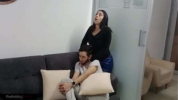 amiga mejor consolando, ofrece chuparme verga pone co&ntilde_o boca para penetre