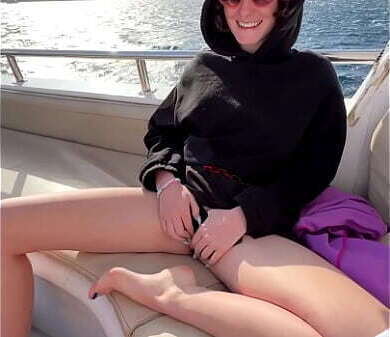 Public Couples Yacht