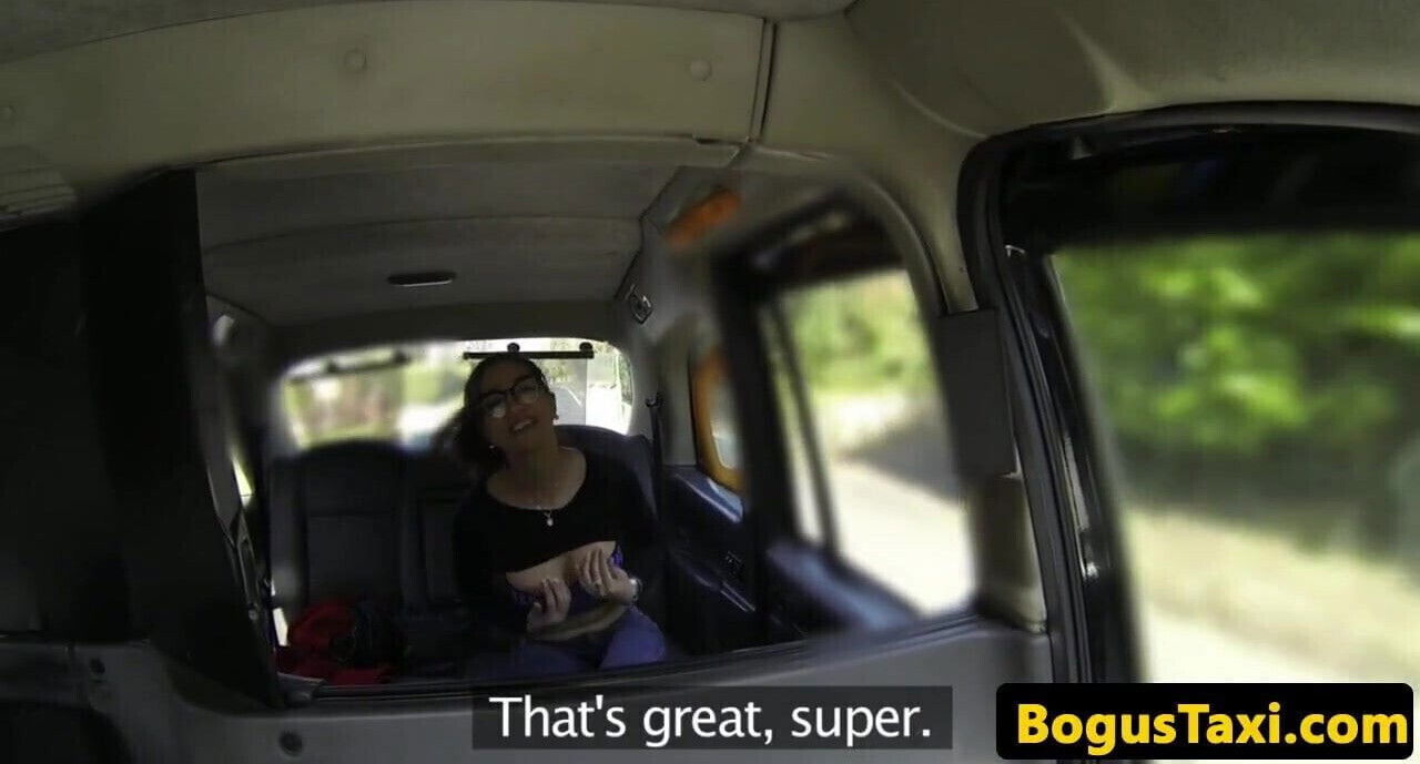 Spanish spex taxi babe arsefucked by cabbie