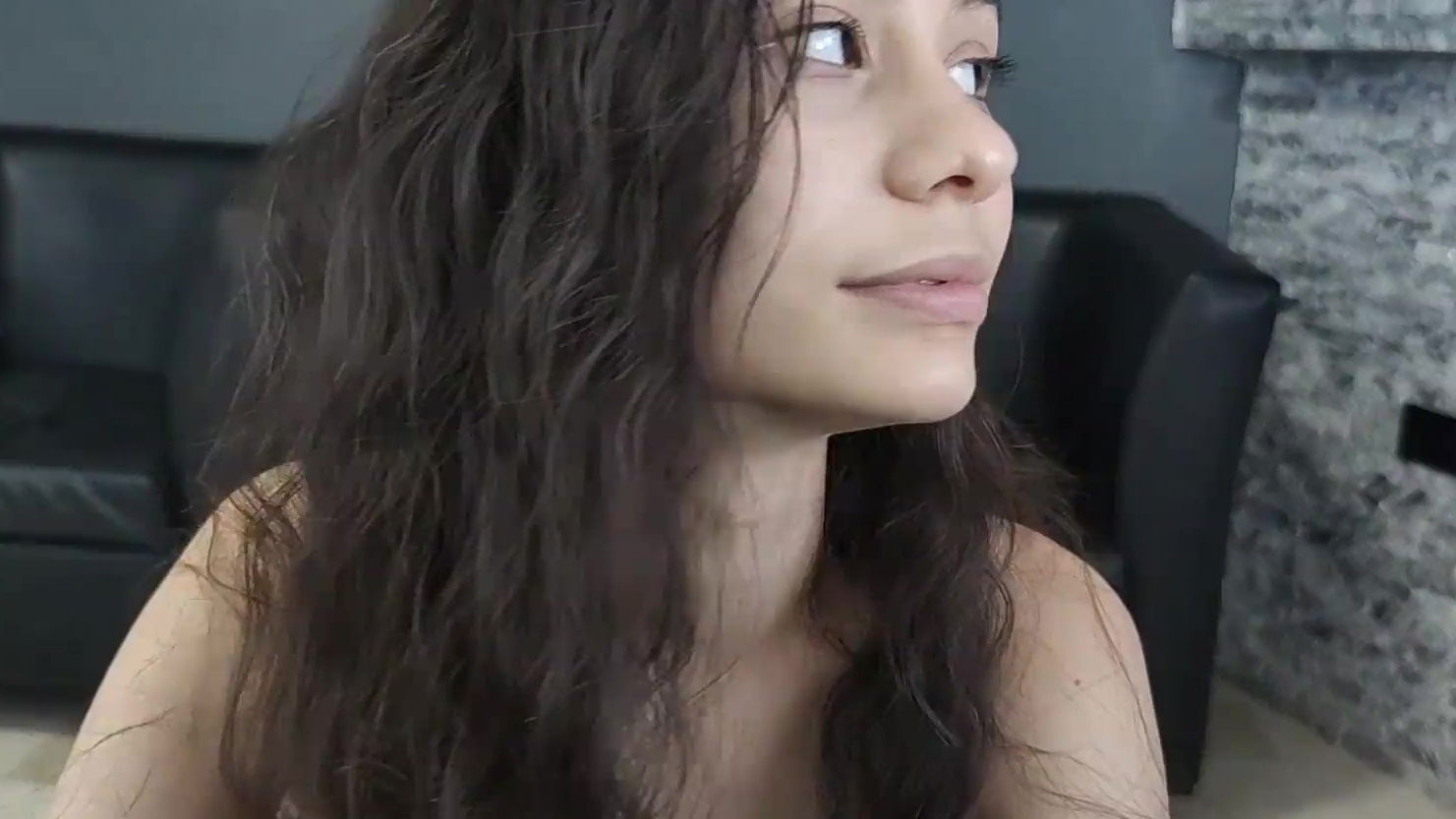 Latina pays with rent