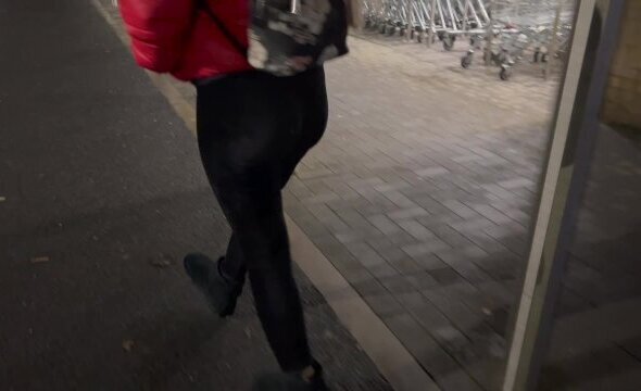 Quick handjob middle road cumshot