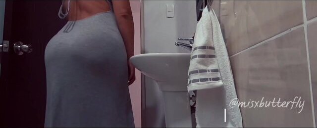 restless thick latina in the bathroom