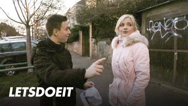 Kinky Tourist Zazie Skymm Seduces Stud Into Hardcore Fuck Session Office LETSDOEIT