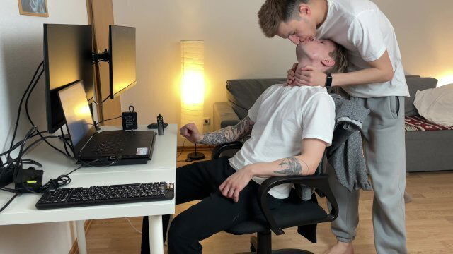 bored twink came fuck boyfriend from