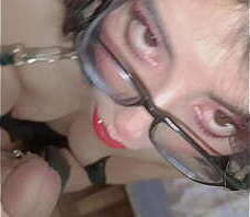 Amarro hermanastra colegiala bajo algunas ma&ntilde_as para luego follarla rico mientras puede denfenderse morrita pendeja inocente.