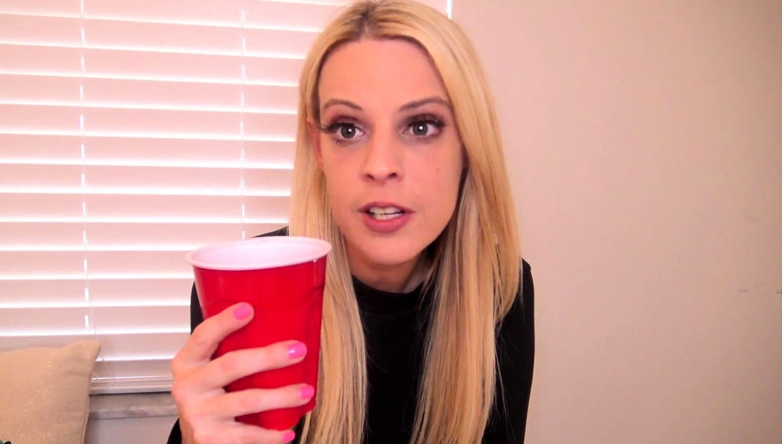 Roxie BURPING FETISH EXPOSED