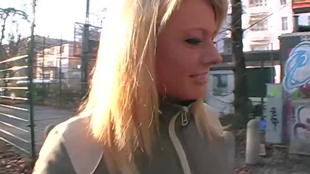 Streetcasting in Deutschland! Blond ist Geil!