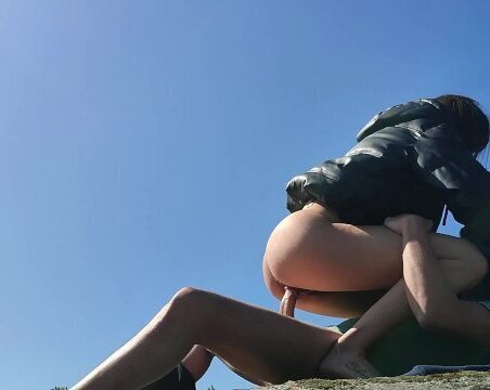 SEX WITH THE GUIDE ON THE TRACK - FREE AIR ADVENTURE