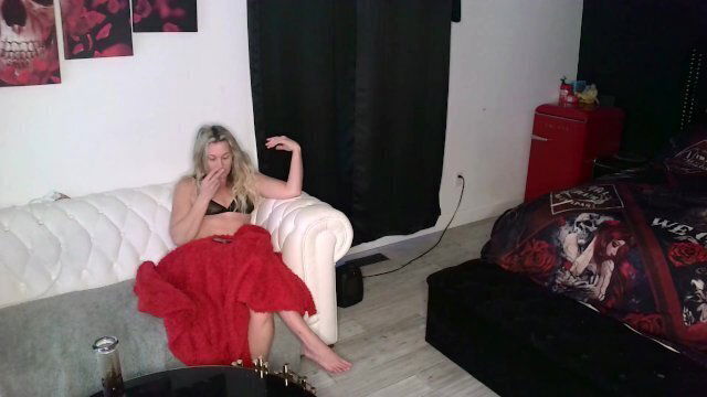 CUMTASTIC Lifts Fucks Milf gets thrown around throws around tiny babysitter