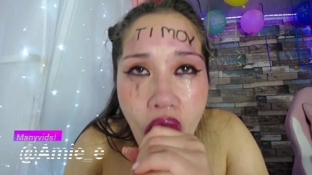 CHICA CALIENTE HACE MAMADA SENSUAL FUERTE FULL GARGATA PROFUNDA