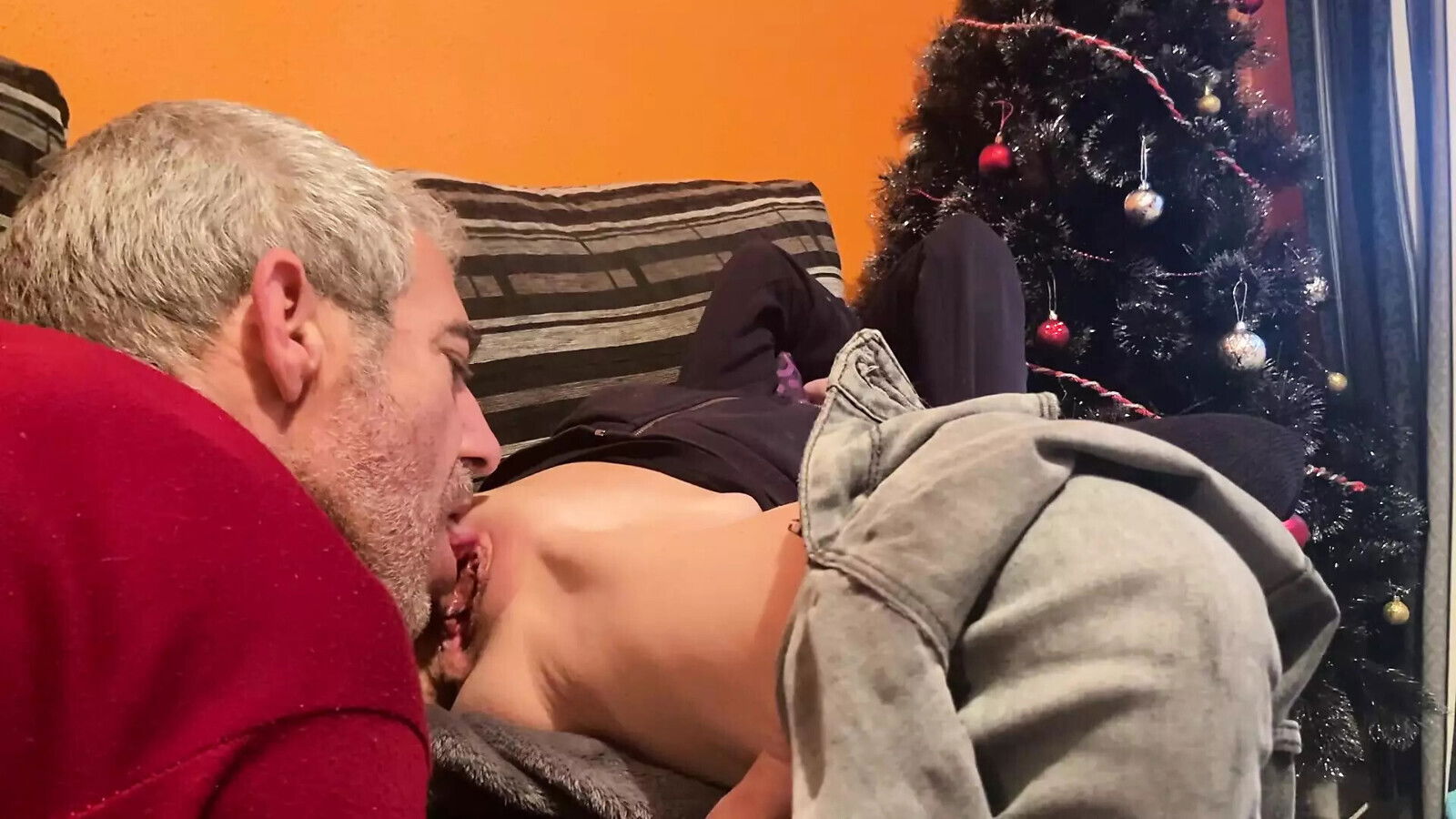 HAVING BREAKFAST PUSSY PAJAMAS SOFA HOME WITH LITTLE BLONDE WILDSPAINCOUPLE)