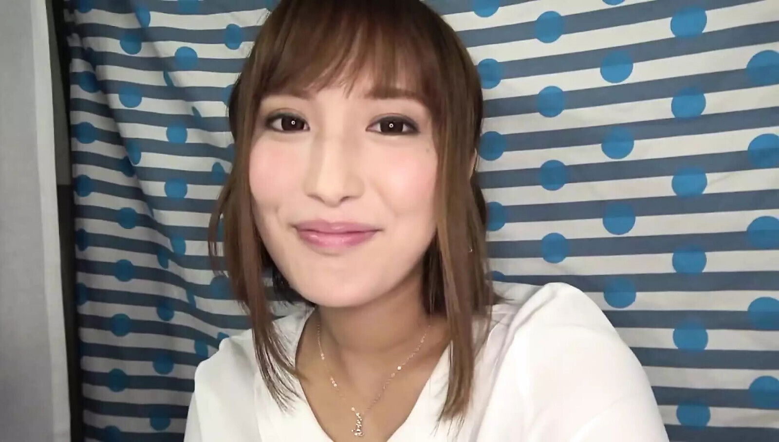 Interview with lady works bar! Akane(24) masturbates lot.