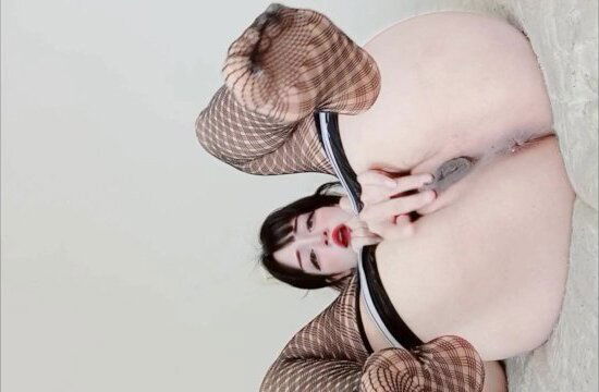 Sweet Black hair Gilr uses soft fingers