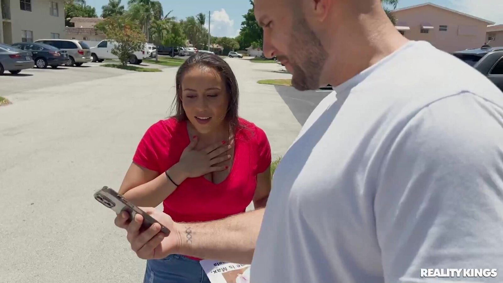 Horny MILF Carmela Clutch heart-stopping scene