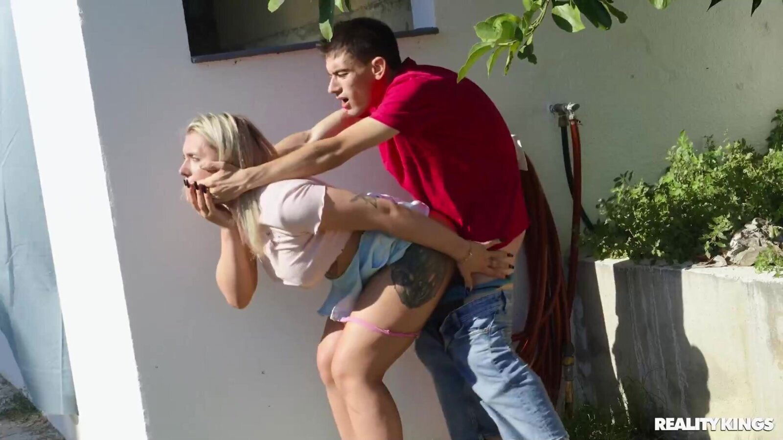 Kinky Scarlett Wild mind-blowing clip