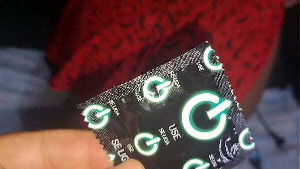 peguei empregadinha camizeta sala calor ofereci grana