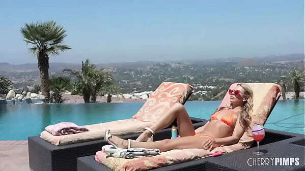 Blonde Summer Vixen Catches Fucks Secret Voyeur Hardcore After Seducing With Blowjob