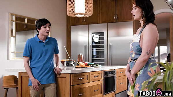 MILF stepmom Siri Dahl fucked tiny stepson kitchen