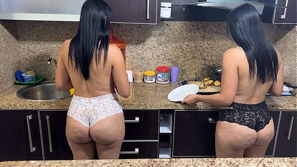 Madrastra Iguales Ambas Gusta Cocinar Bikini Hijastro