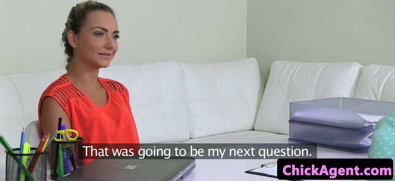 Beautiful agent sixtynines with casting babe