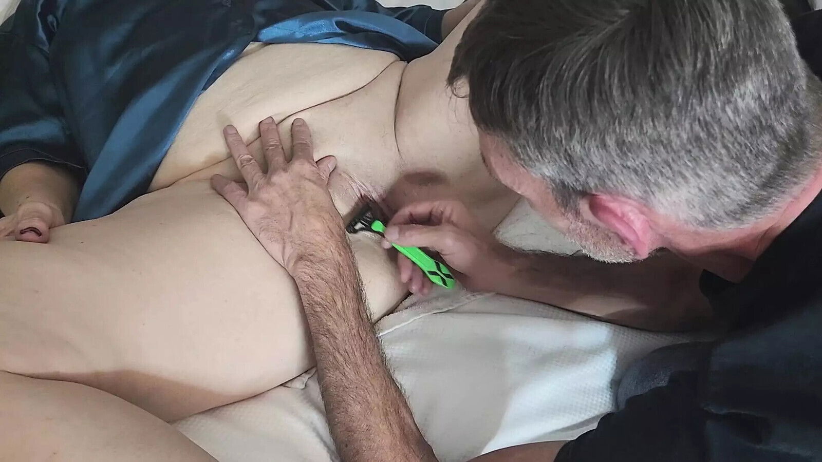 Step Cousin Jerry Shaves Vee's Pussy!