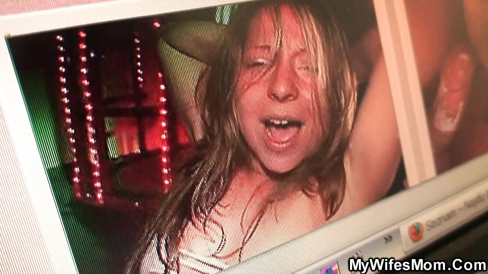 fucked mature kitchen table