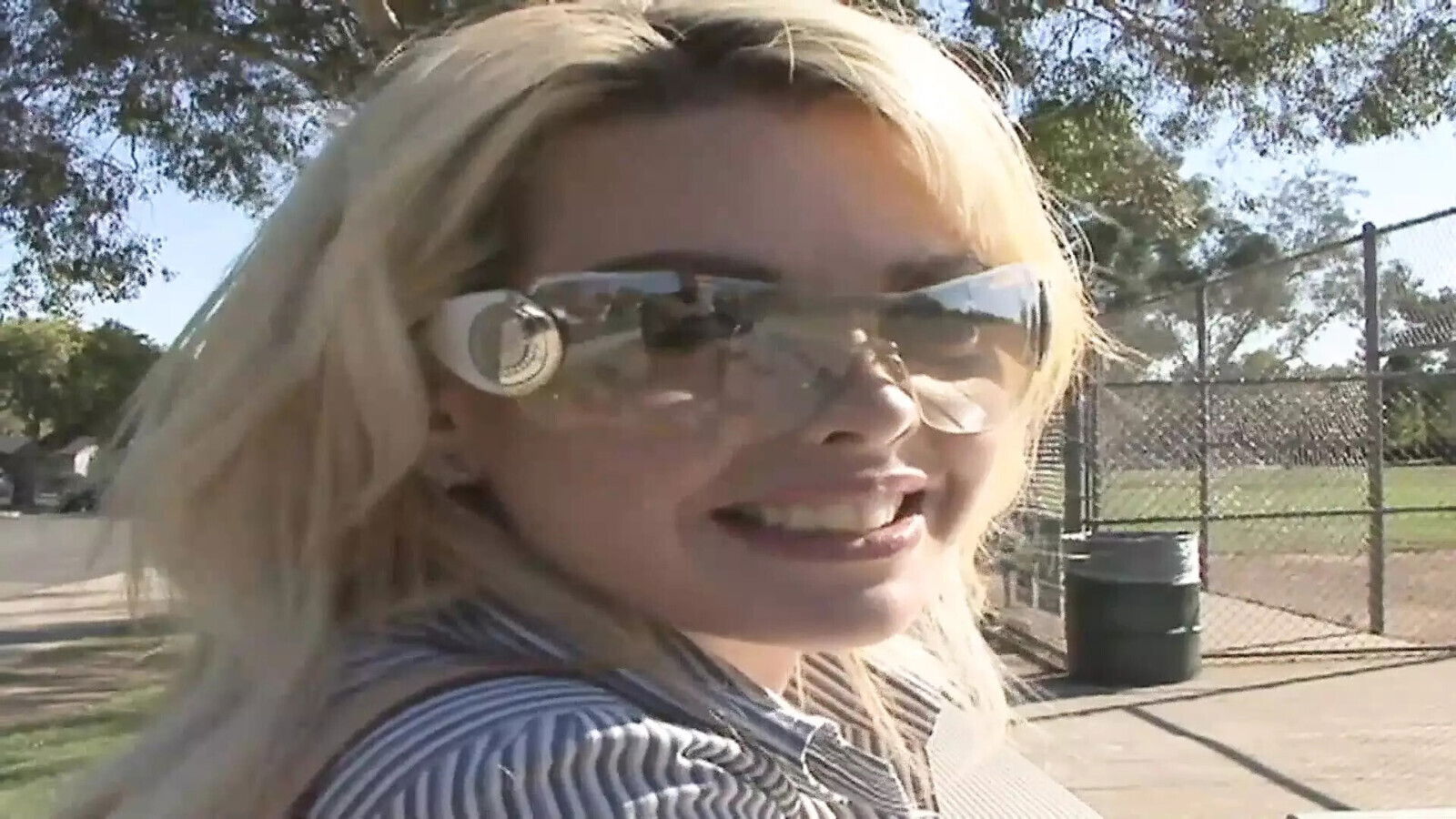 WATCH WATCH BABES ENJOY STEAMY THREESOME