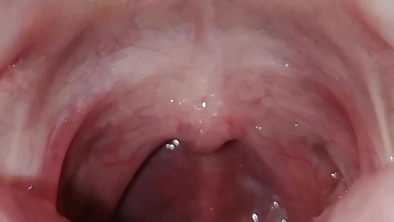 Sexy Egyptian girl fingering pussy