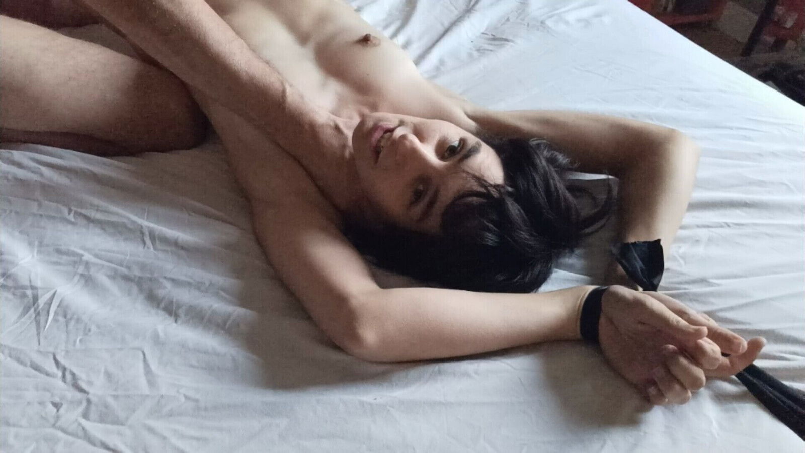 Tied submissive, Shanaa