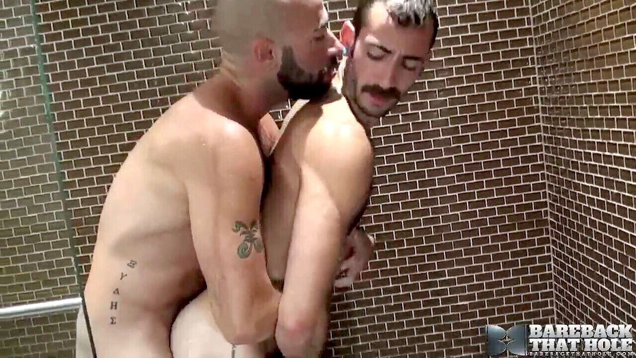 Grizzly, guys, fetish