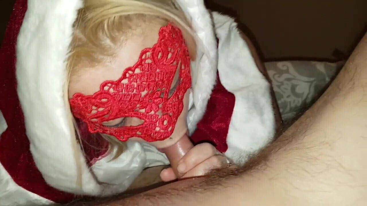 Masked Xmas blowjob