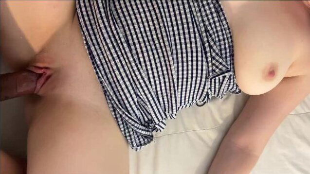 HERMANASTRA UNIVERSITARIA NECESITA AYUDA PARA PARCIAL PERO TERMINA TRAGANDO LECHE