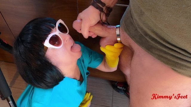 FLASH MAID dumpster house maid yellow household gloves handjob panties mouth