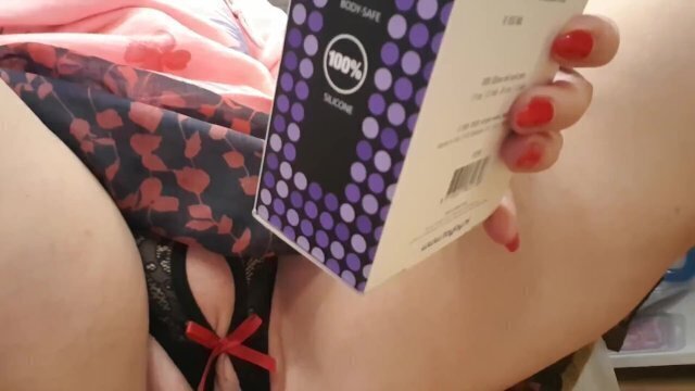 Sexshop buying buttplug. Husband talking with seller wife showing pussy. Complete Videos.