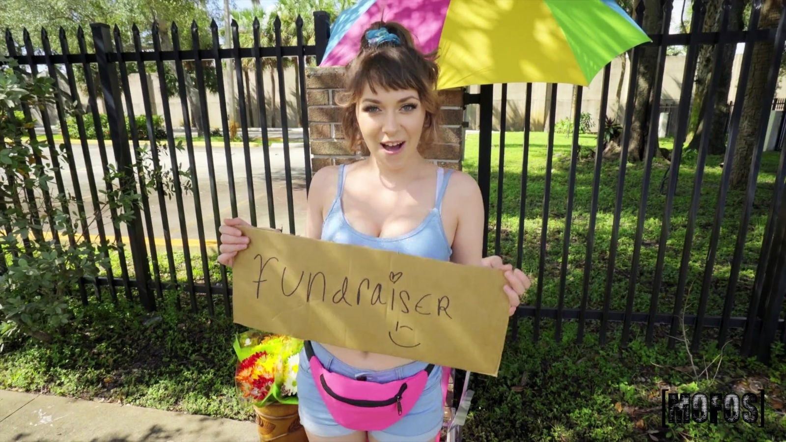 Round stranger Sinclaire gets fucked balls deep doggy