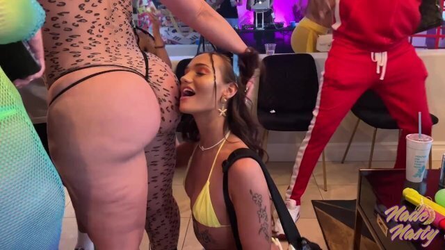 MODELS AND SNAKES!? Gettin' Nasty with Nade: Episode 2