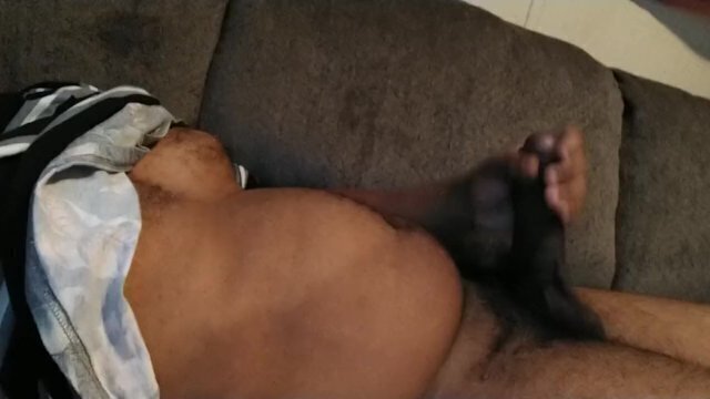 UNCUT NAUGHTY MATURE BUSS NASTY COUCH BEFORE ROOMMATE GETS BACK