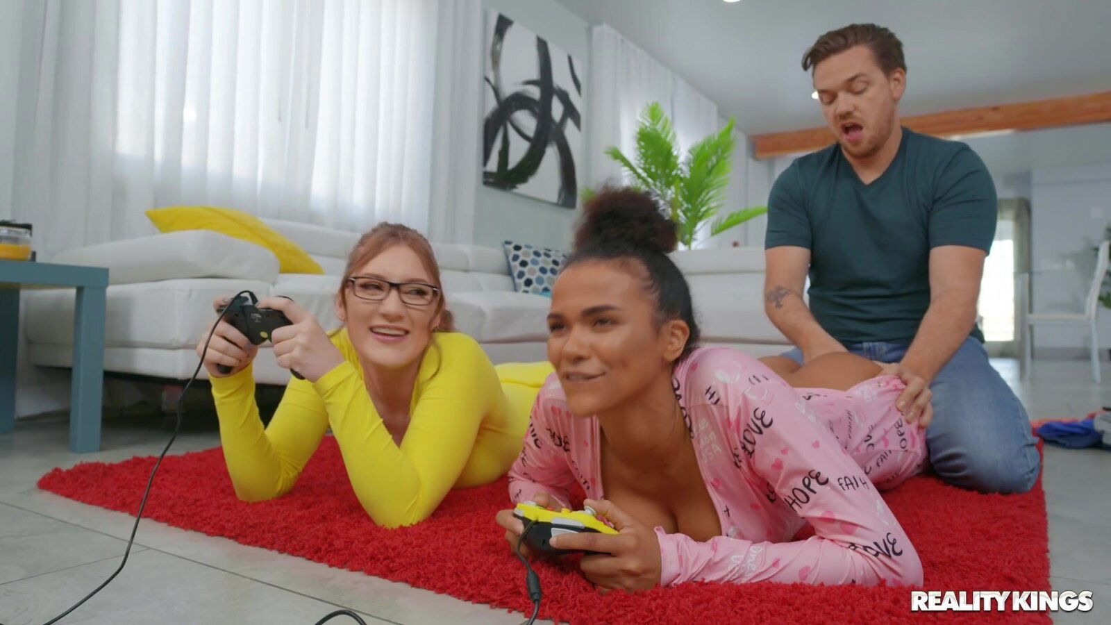 Gamer teens heart-stopping porn scene